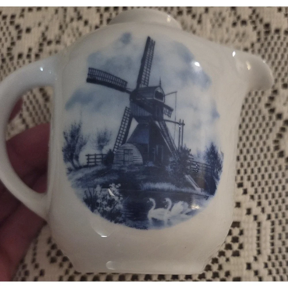 Delft - Blauw Made in Holland Individual Tea Pot Hand Decorated